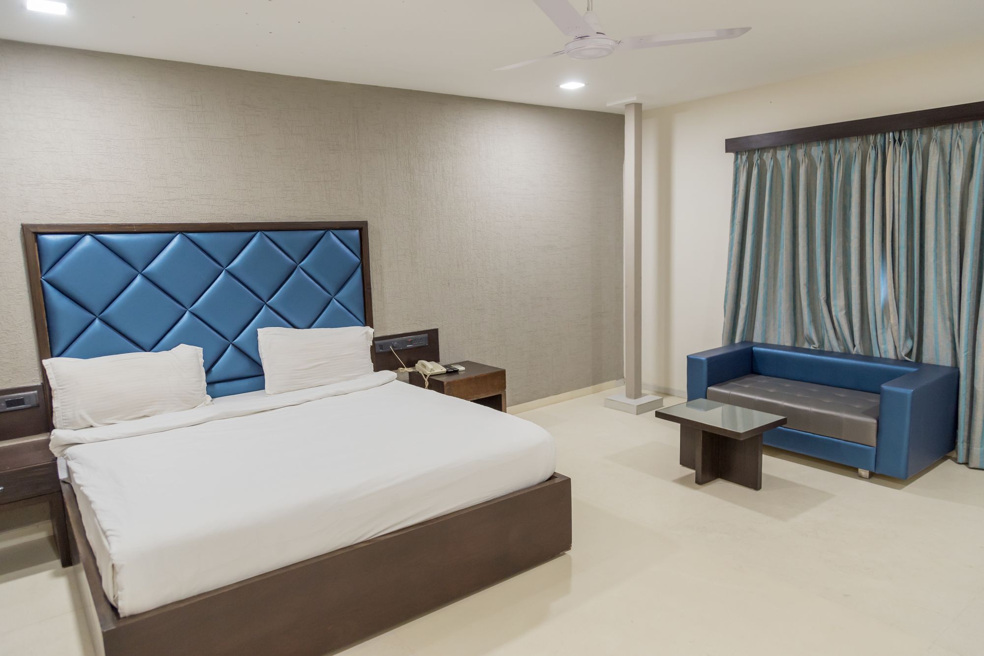 The Silver Leaf Hotel Ahmedabad Exterior photo