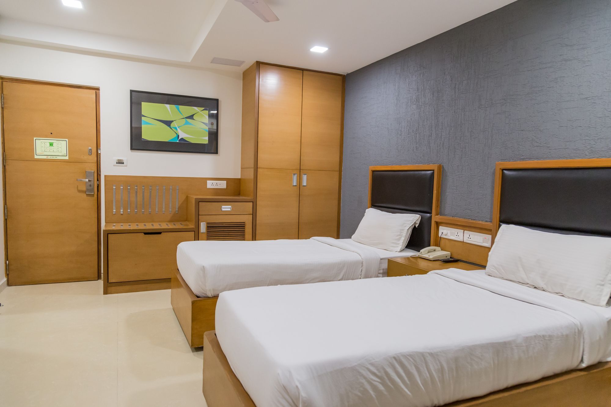 The Silver Leaf Hotel Ahmedabad Exterior photo